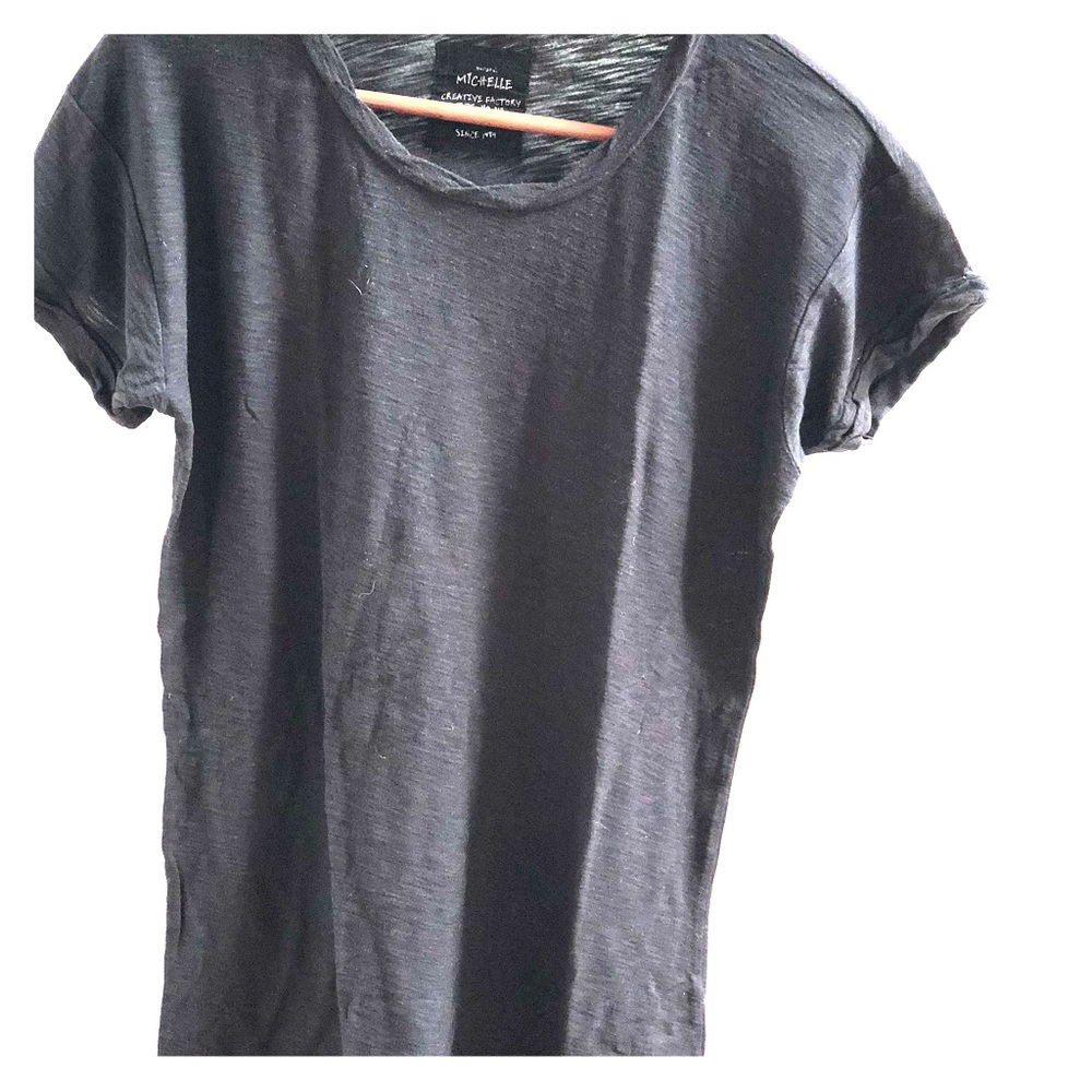 BASIC LONG BLACK TEE